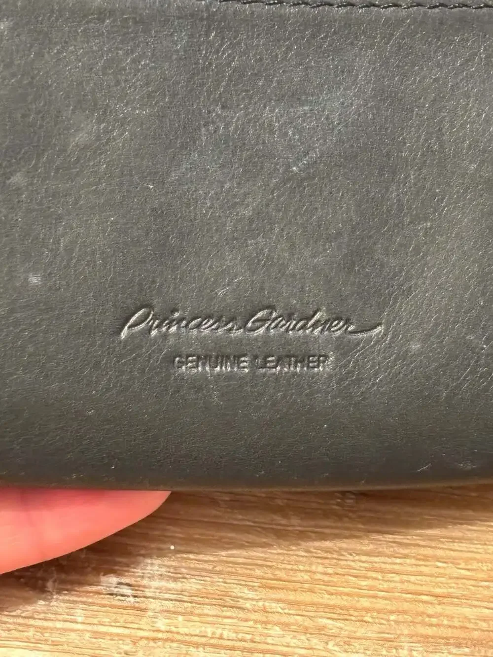 Princess Gardner Vintage Genuine Leather Kiss Lock Change Purse